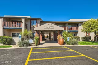 Photo #6: 6927832 Listing