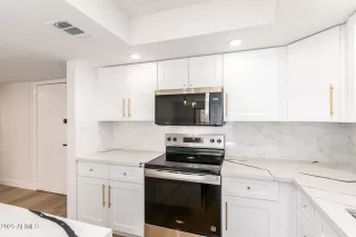 Photo #1: 6928173 Listing 