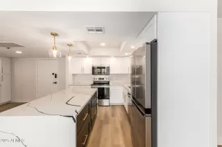 Photo #4: 6928173 Listing 