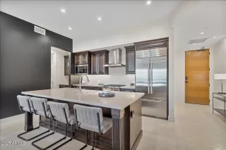 Photo #5: 6928247 Listing 