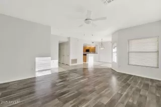 Photo #5: 6928325 Listing 