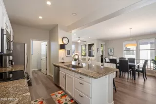 Photo #5: 6928411 Listing