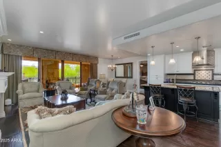 Photo #6: 6928445 Listing 