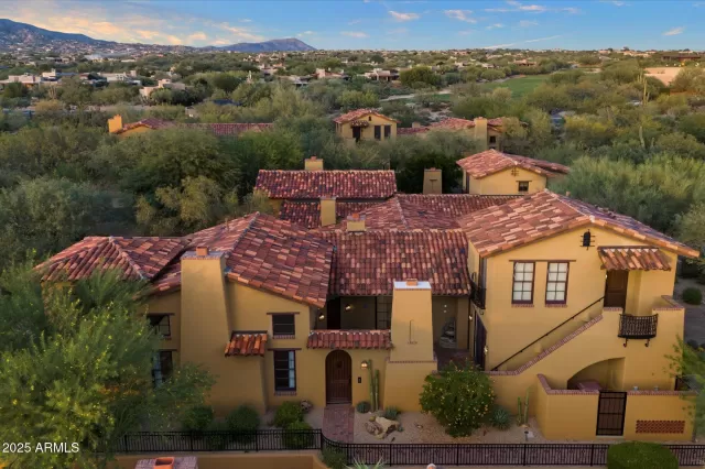 MLS: 6928529 Condo For Sale