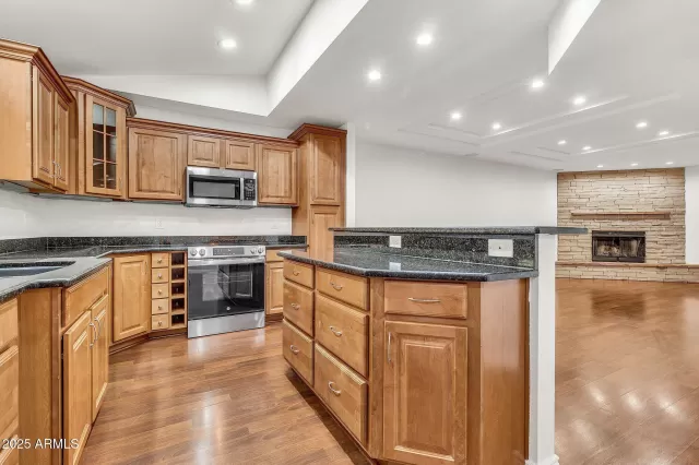 MLS: 6928563 Condo For Sale