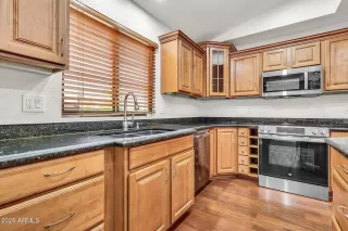 Photo #5: 6928563 Listing