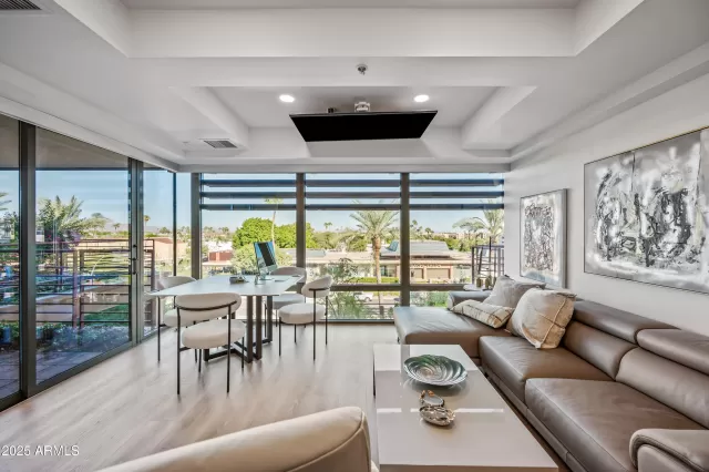 MLS: 6928628 Condo For Sale