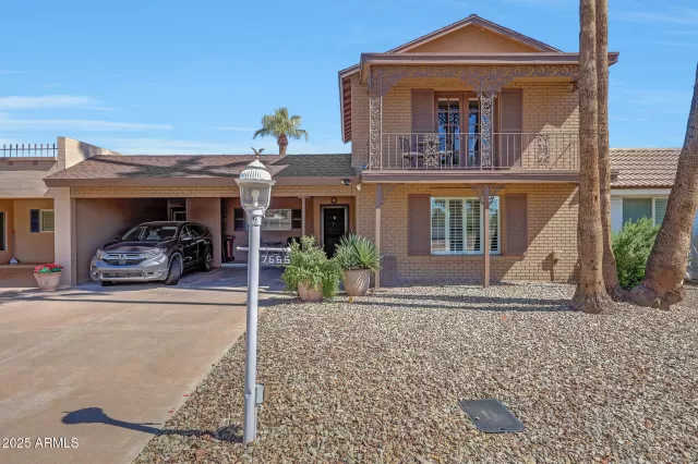 MLS: 6928661 Condo For Sale