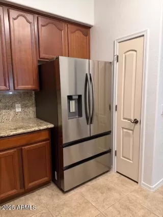 Photo #6: 6928663 Listing