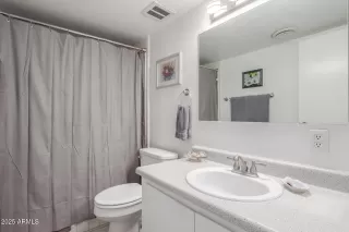 Photo #6: 6928717 Listing 