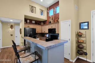 Photo #6: 6928718 Listing 