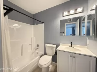 Photo #5: 6928725 Listing 