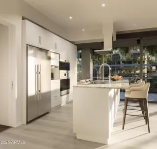 Photo #1: 6928766 Listing 