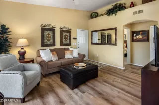 Photo #3: 6928799 Listing 