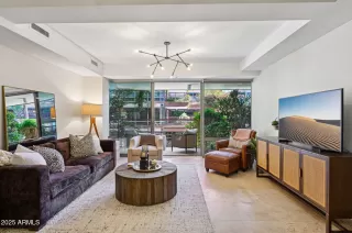 Photo #3: 6928869 Listing 