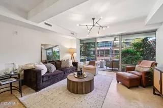 Photo #4: 6928869 Listing 