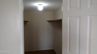 Photo #6: 6928895 Listing