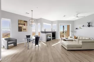 Photo #2: 6928905 Listing 