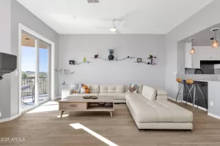 Photo #4: 6928905 Listing 