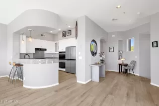 Photo #6: 6928905 Listing 