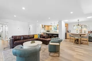 Photo #6: 6928916 Listing