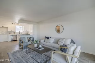 Photo #2: 6928973 Listing