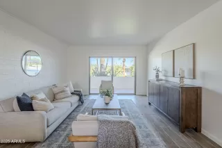 Photo #6: 6928973 Listing