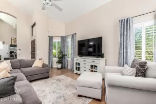 Photo #6: 6929187 Listing