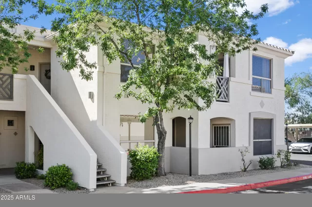 MLS: 6929212 Condo For Sale