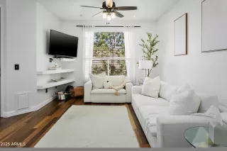 Photo #2: 6929212 Listing 