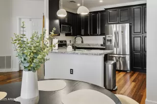 Photo #6: 6929212 Listing 