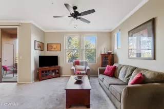 Photo #4: 6929344 Listing