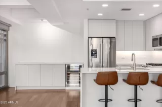 Photo #5: 6929368 Listing 