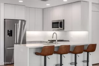 Photo #6: 6929368 Listing 