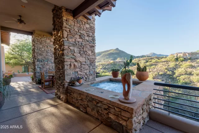 MLS: 6929684 Condo For Sale