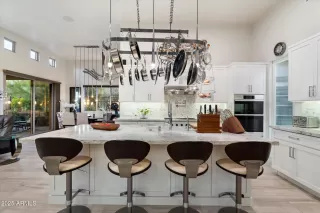 Photo #5: 6929718 Listing 