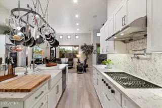 Photo #6: 6929718 Listing 