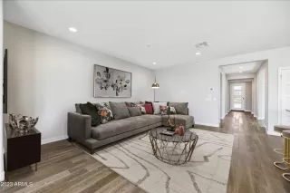 Photo #3: 6929728 Listing 