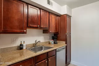 Photo #6: 6929811 Listing