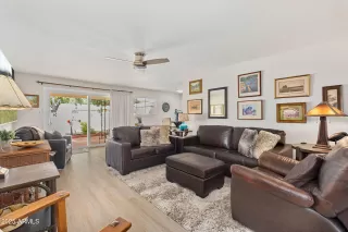 Photo #4: 6929881 Listing