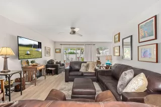 Photo #5: 6929881 Listing