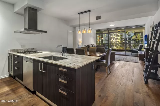 MLS: 6930283 Condo For Sale