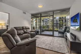 Photo #5: 6930283 Listing 