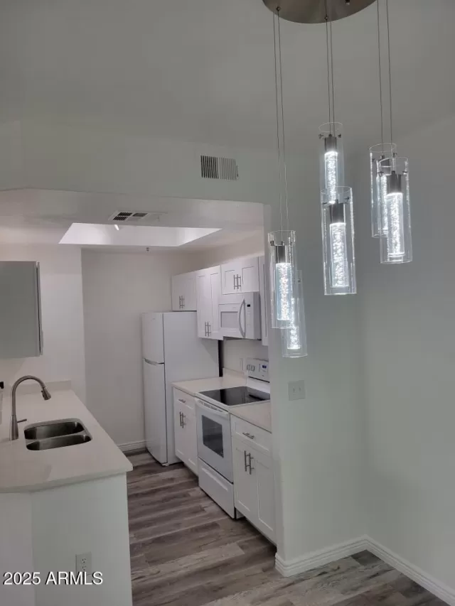 MLS: 6930434 Condo For Sale