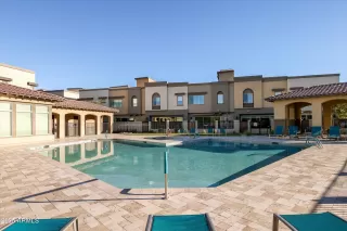 Photo #4: 6930446 Listing