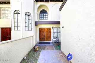 Photo #2: 6930452 Listing 