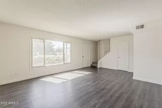 Photo #5: 6930504 Listing