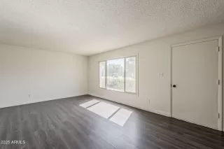 Photo #6: 6930504 Listing