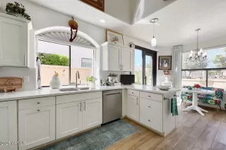 Photo #5: 6930510 Listing 