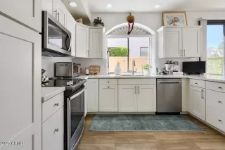 Photo #6: 6930510 Listing 